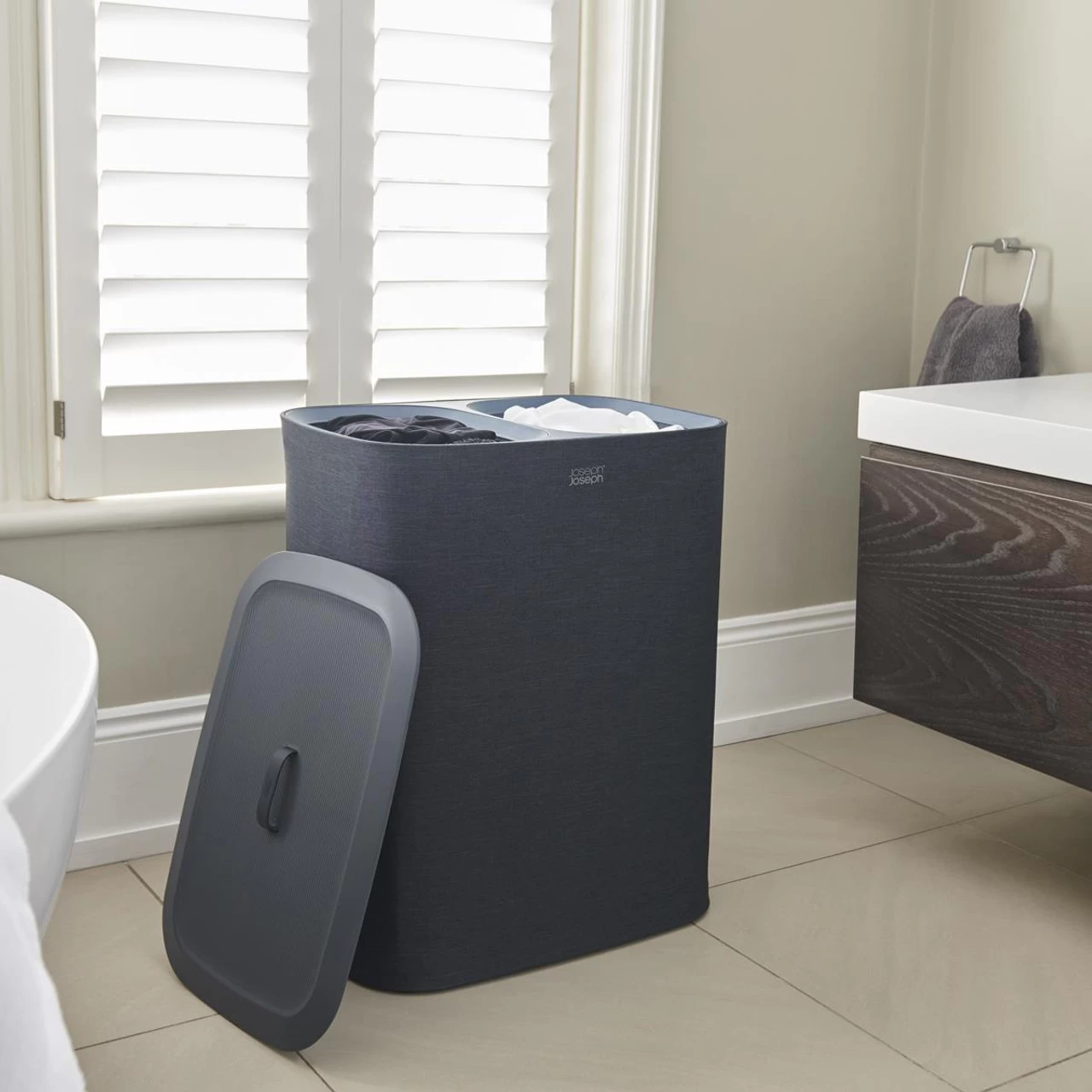 Joseph Joseph Tota 90-Litre Laundry Separation Basket - Image 6