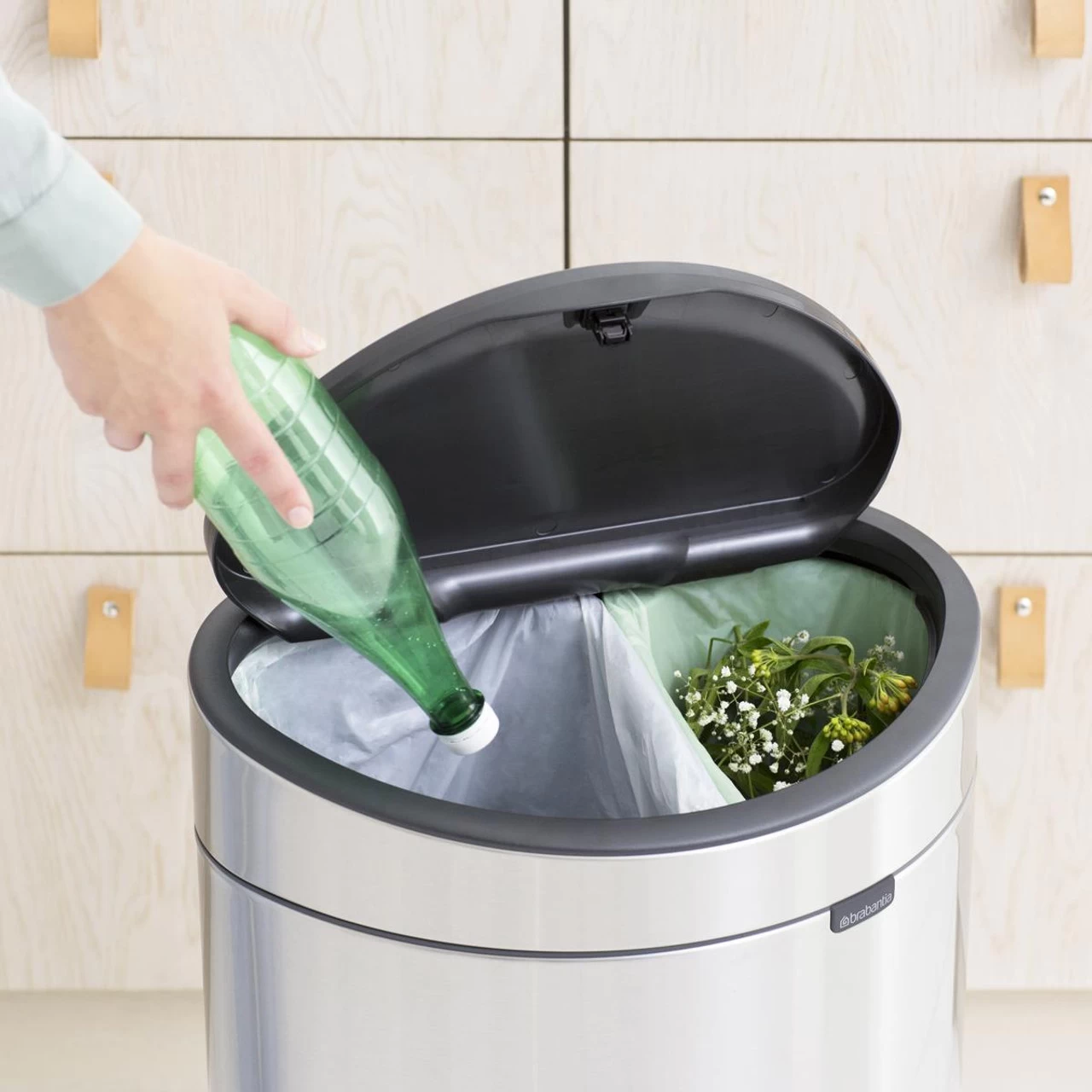 Brabantia Touch Bin Recycle 10+23 Litre - Image 2